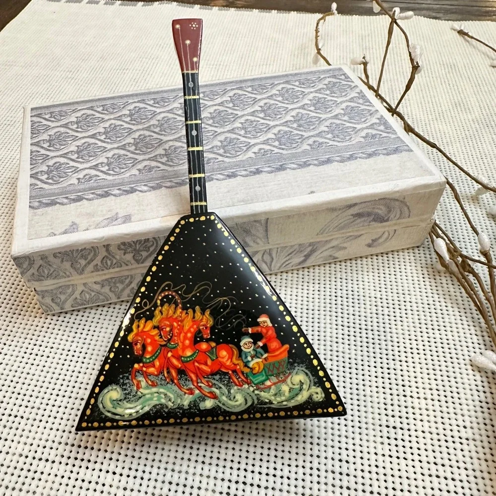 Vintage Rare Handpainted‎ Handmade Balalaika Lacquer Trinket Box Collectible 6